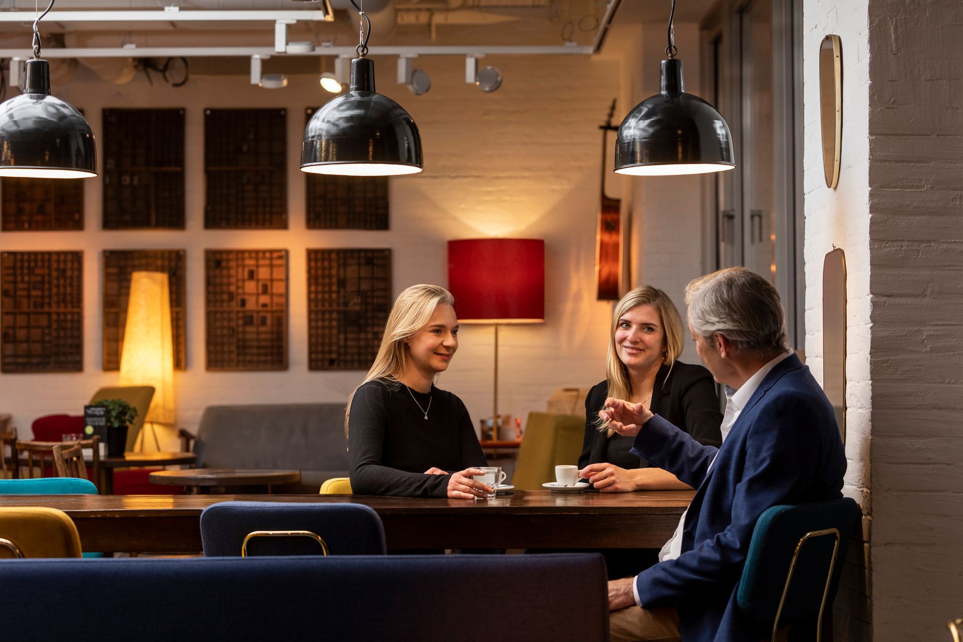 DEVnet Team sitting together and talks